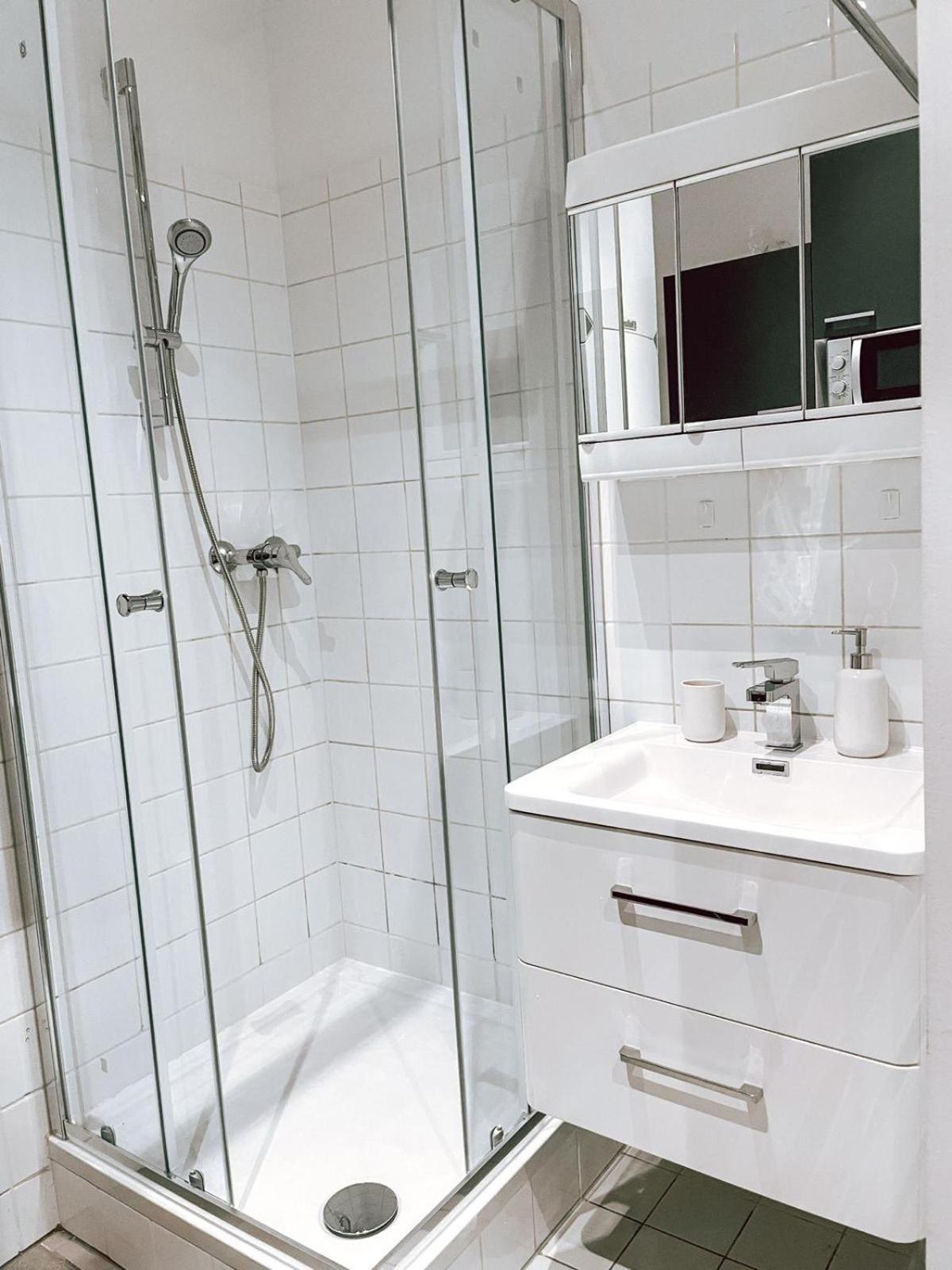 Zentrales Apartment Naehe Schoenbrunn - 2 Pers Vienna Luaran gambar